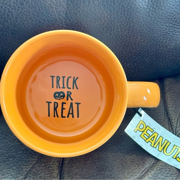 Happy Halloween - Peanuts Snoopy & Woodstock in Pumpkin Patch with Bats 21oz Mug - Picture 8 of 8